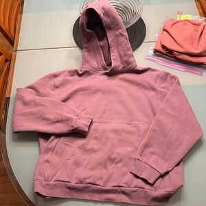 Lululemon size men’s medium worn several times perfect condition